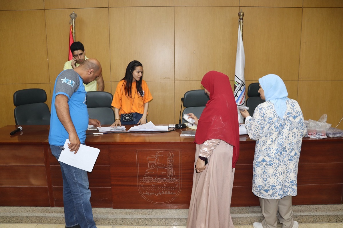 تسليم نظارات قافلة الهيئة القبطية الإنجيلية